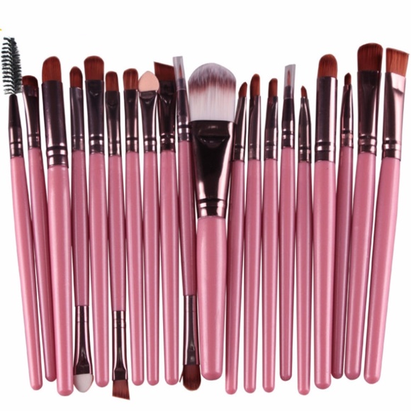 Cute Nation Other - NEW 20pc Pro Makeup Brush Set